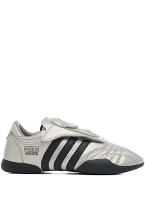 adidas three-striped sneakers - Silver