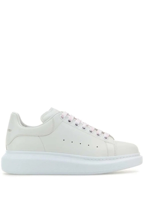 Alexander McQueen Oversized sneakers - White