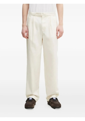 Fred Perry pleated-front trousers - White