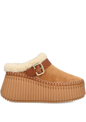 Chloé Nama wedge shearling buckle mules - Brown