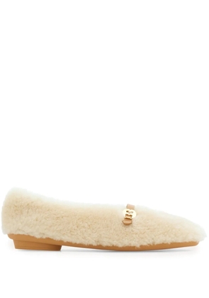 Ferragamo Fluffy ballerina shoes - White