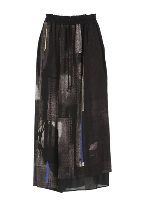 Y's abstract-print draped skirt - Black
