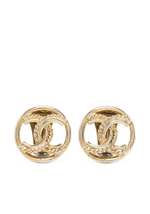 CHANEL Pre-Owned 1970s CC-logo clip-on earrings - Gold