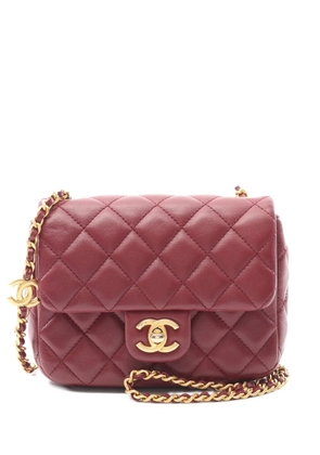 CHANEL Pre-Owned 2021 mini matelasse shoulder bag - Red