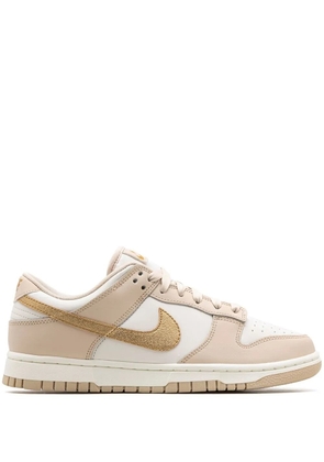 Nike Dunk Low 'Phantom Metallic Gold' sneakers - Neutrals