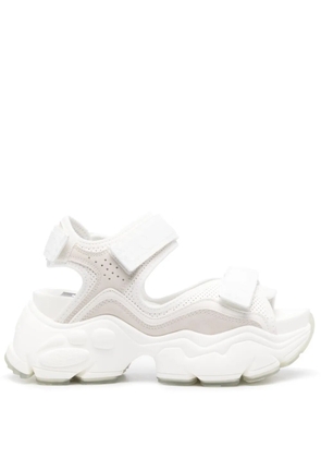 Buffalo Binary 0 chunky sandals - White