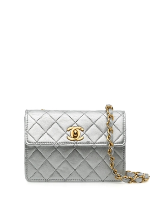 CHANEL Pre-Owned 1990s diamond-quilted mini bag - Silver