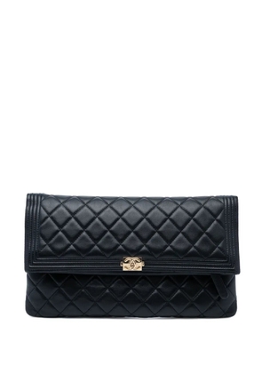 CHANEL Pre-Owned 2015-2016 Quilted Lambskin Boy Foldover clutch bag - Black