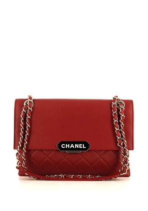 CHANEL Pre-Owned 2017 logo plaque diamond-quilted shoulder bag - Red