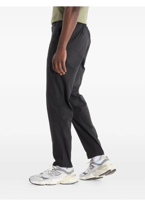 New Balance Athletics Standard 30' tapered trousers - Black