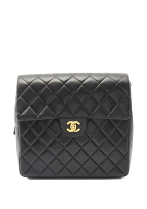 CHANEL Pre-Owned 1996-1997 Matelassé turn-lock backpack - Black