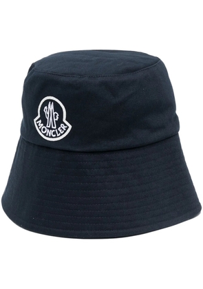Moncler embroidered-logo bucket hat - Blue