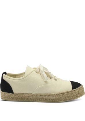 CHANEL Pre-Owned Riviera cap-toe jute-sole sneakers - White