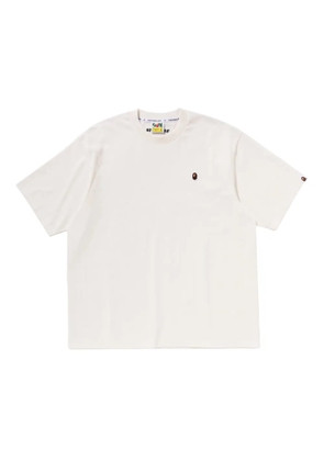 A BATHING APE® logo-print T-Shirt - Neutrals