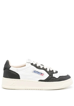 Autry logo-patch leather sneakers - Black