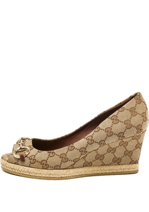 Gucci Pre-Owned Charlotte Horsebit canvas wedge pumps - Neutrals