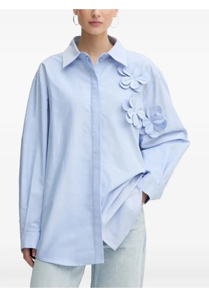 Stine Goya flower-appliqué shirt - Blue