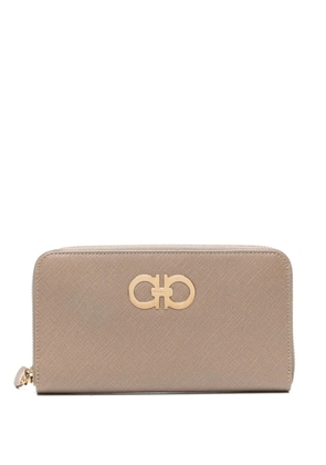 Ferragamo Gancini zip-around wallet - Neutrals
