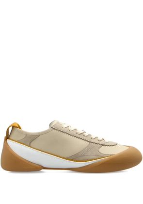 Alexander McQueen leather panelled sneakers - Neutrals
