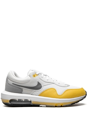 Nike Air Max Motif 'Photon Dust/Yellow' sneakers - White