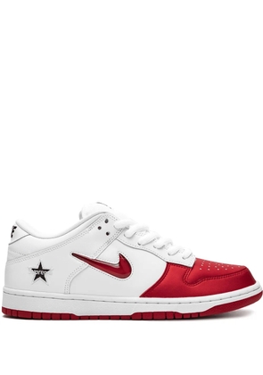 Nike x Supreme SB Dunk Low 'Jewel Swoosh Red/White' sneakers