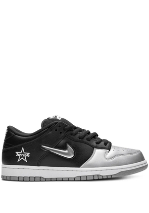 Nike x Supreme SB Dunk Low OG QS 'Jewel Swoosh Silver/Black' sneakers
