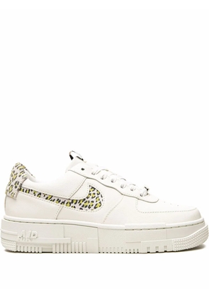 Nike Air Force 1 Pixel 'Leopard' sneakers - White