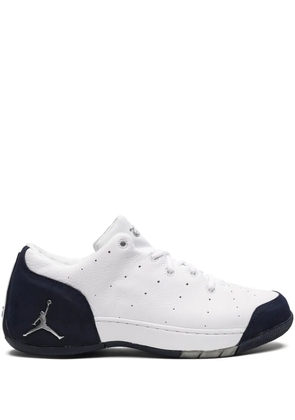 Jordan Jordan Carmelo 1.5 Low 'White/Metallic Silver/Obsidian' sneakers