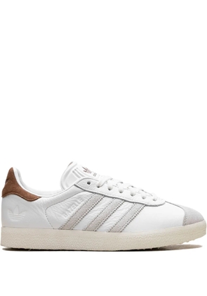 adidas Gazelle suede-stripe sneakers - White