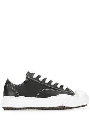 Maison MIHARA YASUHIRO low-top lace-up sneakers - Black