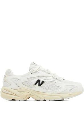 New Balance 725v1 logo low-top trainers - White