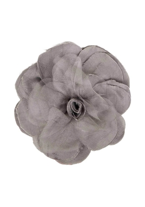 Alina flower brooch - Grey