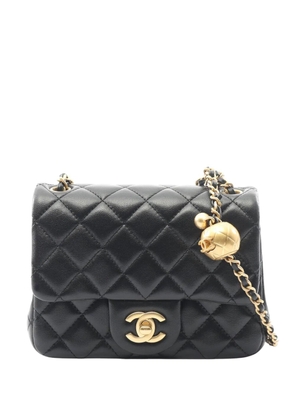 CHANEL Pre-Owned 2021-2025 Mini Square Classic Lambskin Pearl Crush Single Flap crossbody bag - Black