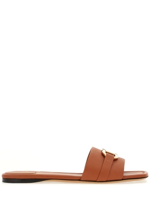 Ferragamo Gancini-buckle leather slides - Brown