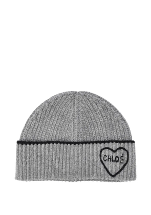 Chloé ribbed heart-motif beanie hat - Grey