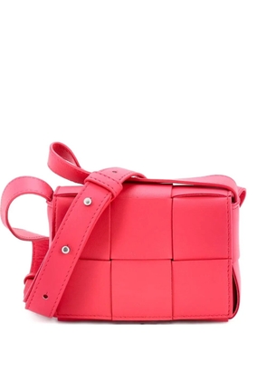 Bottega Veneta Pre-Owned Cassette Maxi Intrecciato Leather Candy crossbody bag - Pink