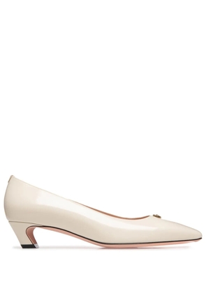 Bally Emblem-plaque leather pumps - Neutrals
