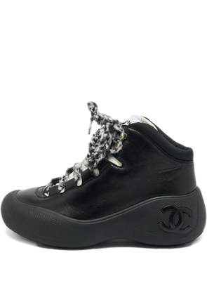 CHANEL Pre-Owned leather logo sneakers - Black