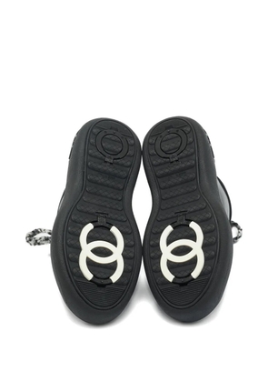 CHANEL Pre-Owned leather logo sneakers - Black
