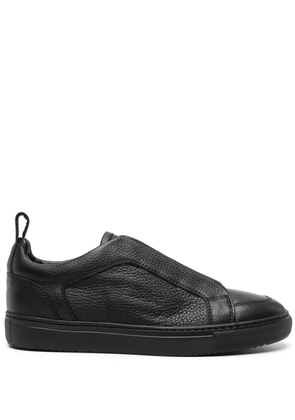 Doucal's slip-on leather sneakers - Black