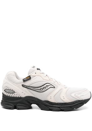 Saucony Progrid Triumph 4 Gorpcore sneakers - White