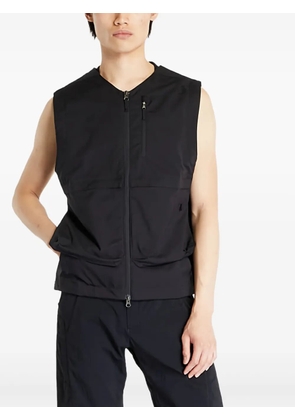 Poutnik by Tilak Blade gilet - Black