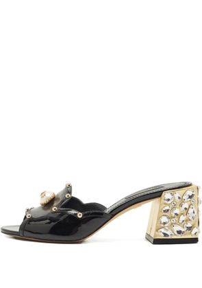 Dolce & Gabbana Pre-Owned pearl-embellished slide mule - Black