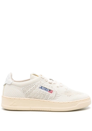 Autry logo-patch open-knit sneakers - White