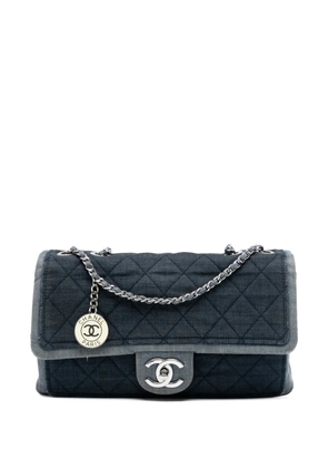 CHANEL Pre-Owned 2014-2015 Medium Bicolor Quilted Denim Medallion Flap crossbody bag - Blue