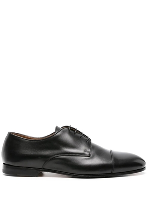Doucal's lace-up patent leather derby shoes - Black