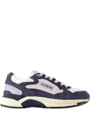 Autry Hyperway low-top round-toe sneakers - Blue