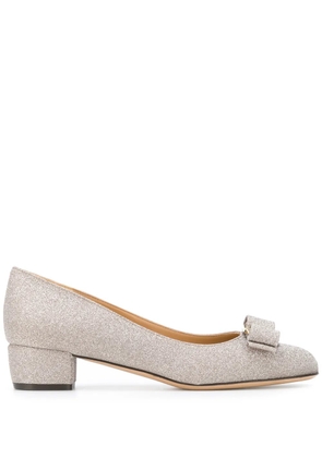 Ferragamo Vara bow glitter pumps - Grey