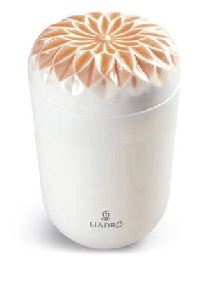 Lladró Echoes of Nature scented candle (635g) - White