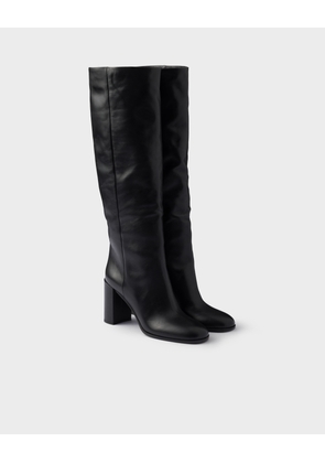 Heeled leather boots